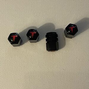 Tesla Valve Stem Caps in Black Set of 4 NWT